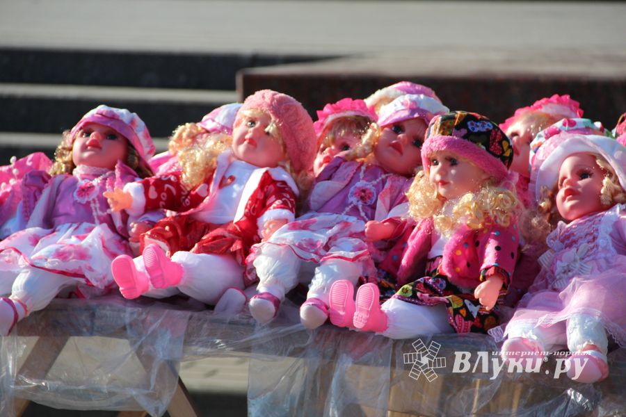 В Великих Луках прошла универсальная осенняя ярмарка (ФОТО)