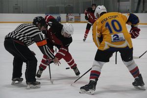 Хоккейные матчи чемпионатов города Великие Луки и Псковской области по хоккею прошли в СОК «Айсберг» (ФОТО)
