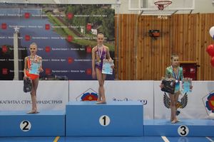 ​В Великих Луках прошли соревнования по художественной гимнастике (ФОТО)