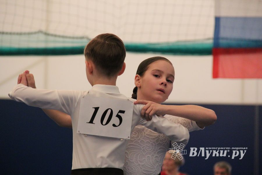 В Великих Луках прошел турнир по спортивным бальным танцам (ФОТО)