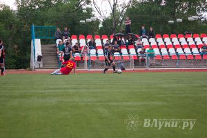 Матчи по футболу в рамках Первенства России проходят в Великих Луках (фото)