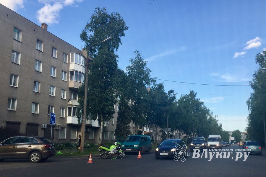 Фотофакт: В Великих Луках «открыт мотосезон»