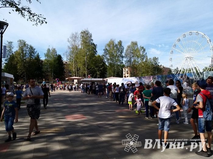 Призыв руководства парка культуры и отдыха великолучане не услышали (ФОТО)