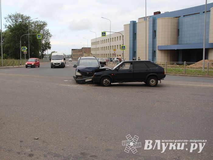 ДТП с пострадавшими на пр. Октябрьском (ФОТО)