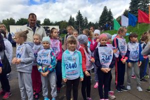 В Великих Луках стартовал Всероссийский день бега «Кросс нации-2017» (ФОТО)