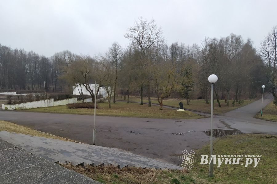 В Великих Луках приступили к строительству парка «Петровский» (ФОТО)