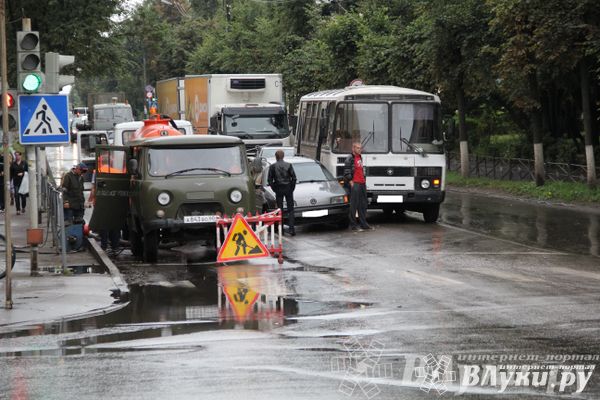 В Великих Луках столкнулись Фольксваген и ПАЗ (ФОТО)