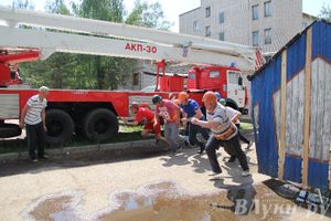 В Великих Луках прошли соревнования среди пожарных