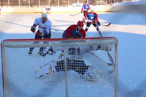 Великолукский хоккей: много забитых шайб, немного потасовок и разбитых лиц (фото)