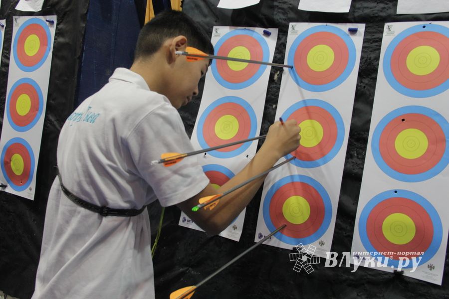 В Великих Луках стартовали всероссийские соревнования по стрельбе из лука «Надежда России» (ФОТО)