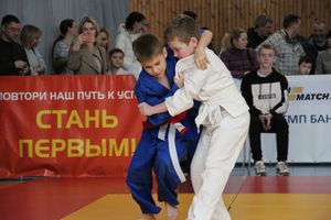 В Великих Луках прошли соревнования по дзюдо (ФОТО)
