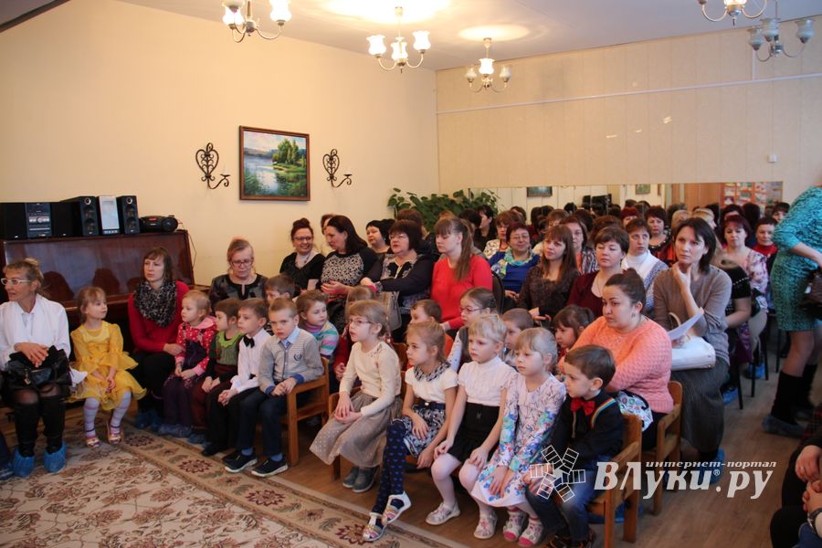 «Красота Божьего мира» в рисунках дошколят Великих Лук (ФОТО)