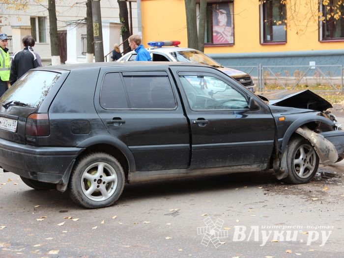ДТП на проспекте Ленина в Великих Луках (ФОТО)