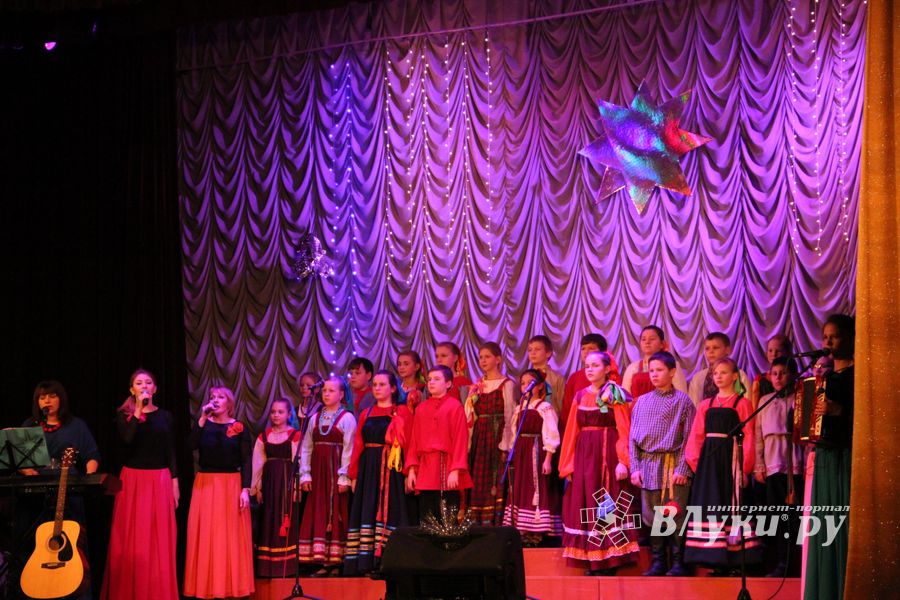 В Великих Луках состоялся праздничный концерт «В Светлый праздник Рождества» 