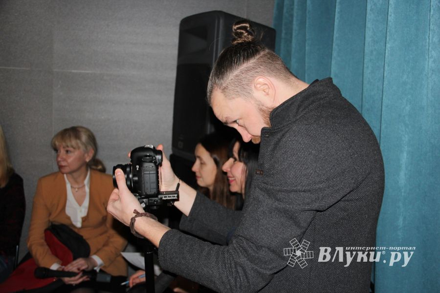 Участники медиапроета «Новые Голоса ДЕТИ на Новом Радио Великие Луки» записали видеоролики (ФОТО)