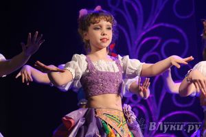  В ДК им. Ленина состоялся отчетный концерт студии восточного танца «Восточные сладости» (фото)