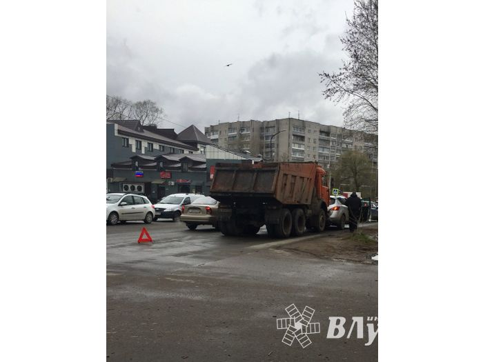 Фотофакт: ДТП в Великих Луках 