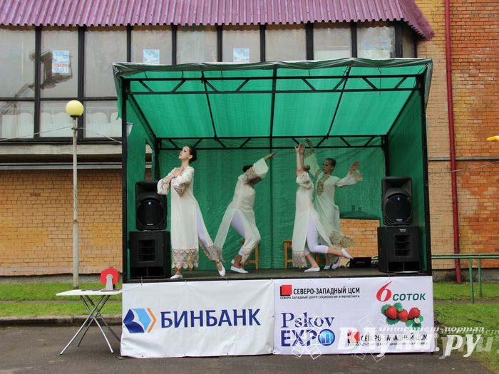 В Пскове проходит 22-ая универсальная выставка (фото)