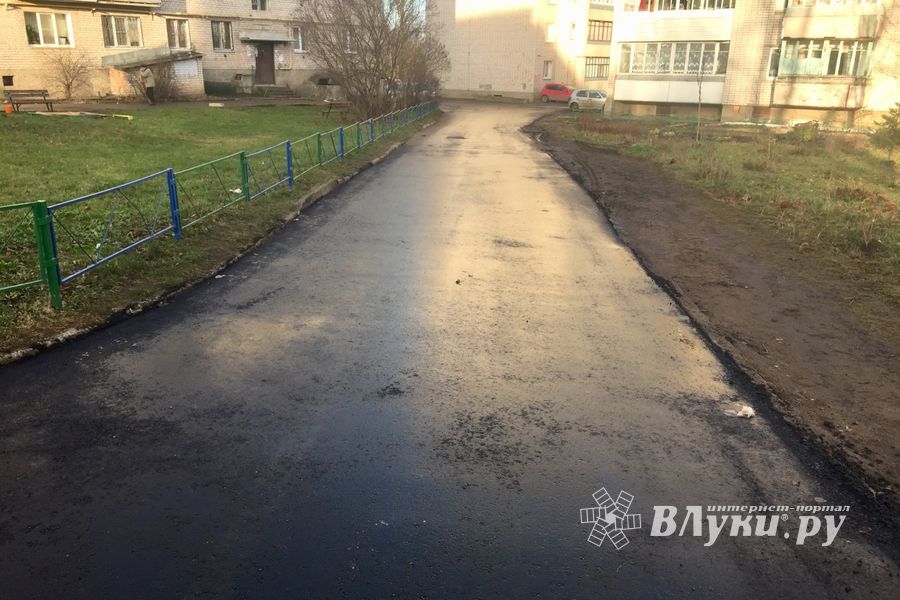 На улице Зелёной завершается укладка асфальта (ФОТО)