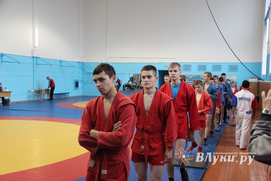В Великих Луках прошел Чемпионат и Первенство области по самбо (фоторепортаж)