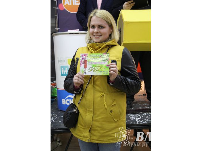 В ТЦ «Апельсин» прошла весенняя ночь распродаж