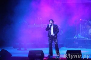 В ДК ЛК состоялся концерт Юрия Михайлова