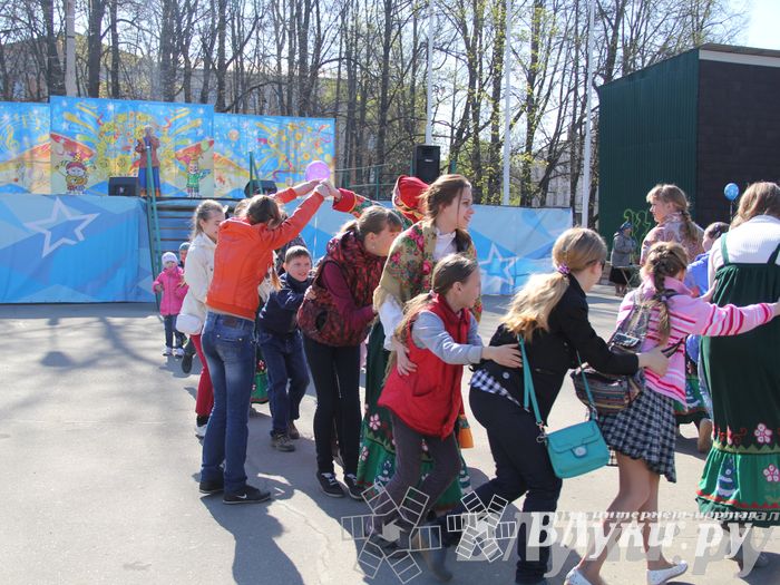 Традиционная весенняя ярмарка прошла в Великих Луках