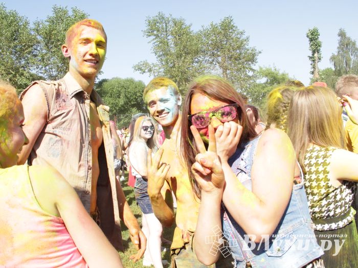 Яркие эмоции «ColorFest» в Великих Луках (ФОТО)