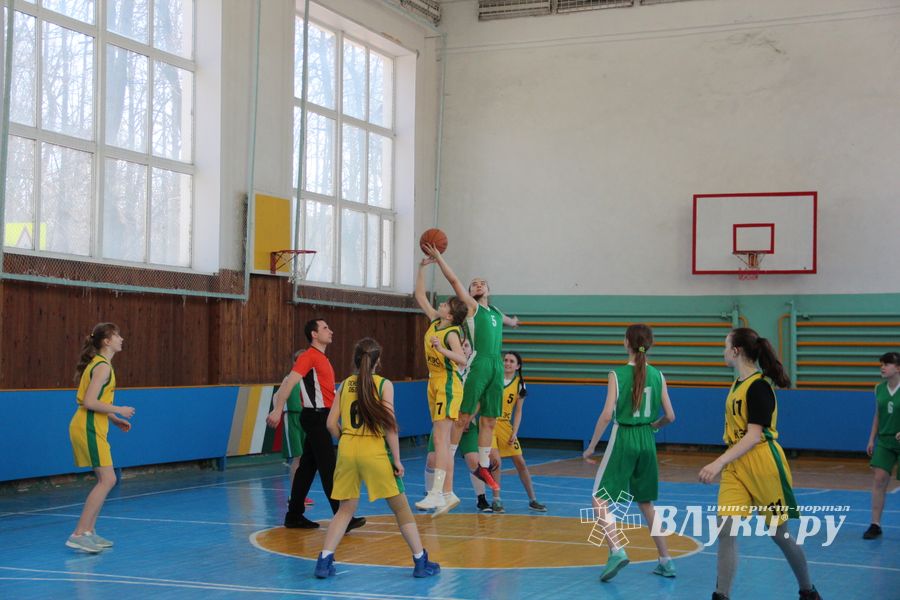 Великолучанки завоевали золото на открытом турнире по баскетболу (ФОТО)