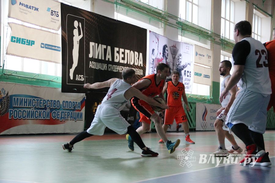 Великолучане — серебряные призеры межрегионального турнира ветеранов баскетбола (ФОТО)