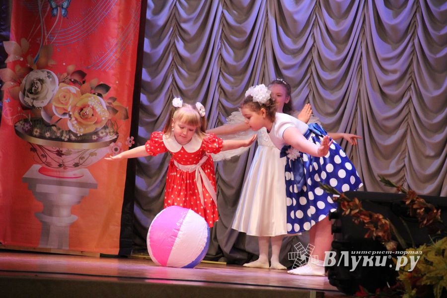 В Великих Луках прошёл «Танцевальный круговорот» для самых юных танцоров (ФОТО)