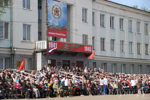 Парад Победы в Великих Луках (фото)