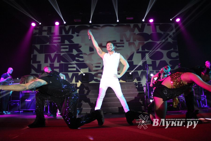 В Великих Луках состоялся концерт Сергея Лазарева