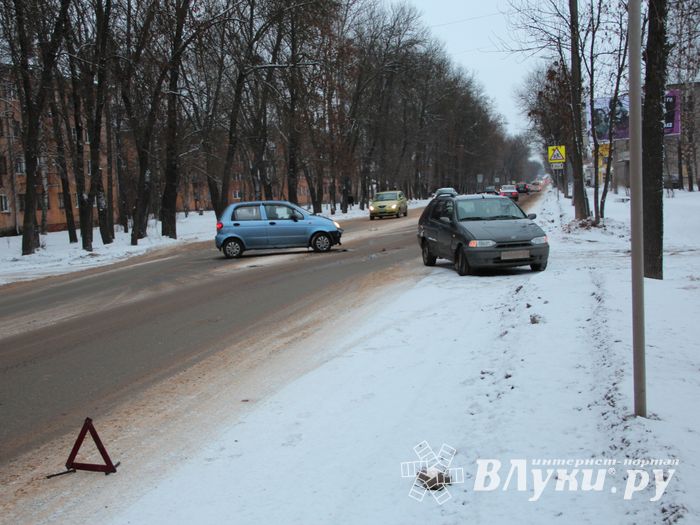 Две легковушки столкнулись на Гагарина (ФОТО)