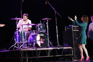 В Великих Луках состоялся концерт Юлии Савичевой (фото)