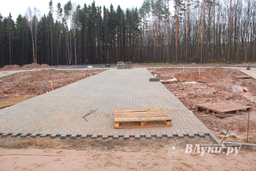 В медленном строительстве великолукского велоцентра виноват дождь (ФОТО)