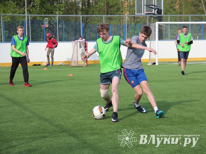 В Великих Луках прошёл Чемпионат по дворовому футболу (ФОТО)
