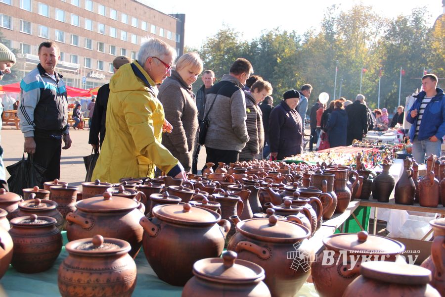 Торговая ярмарка «Осень-2016» прошла в Великих Луках (ФОТО)