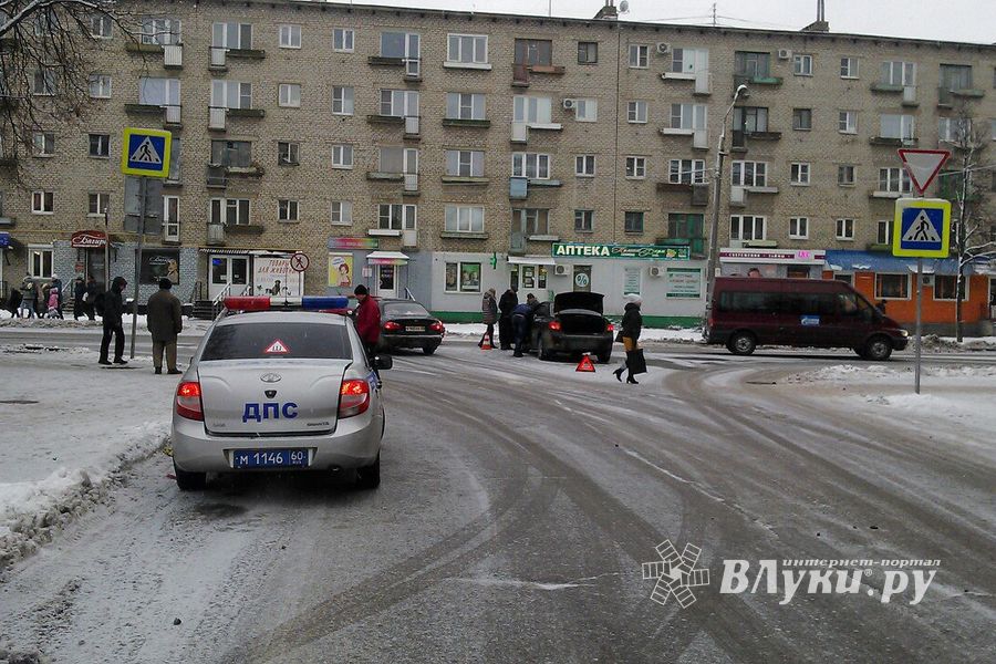 ФОТОФАКТ: ДТП в Великих Луках