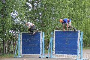 В Великих Луках прошли соревнования среди пожарных