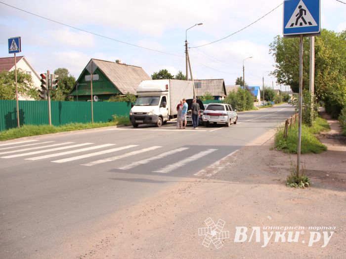 ДТП на у. Яна Арно в Великих Луках (ФОТО)