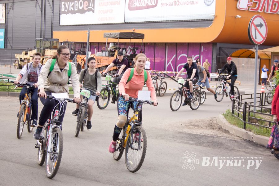 В Великих Луках прошёл Всероссийский велопарад (ФОТО)