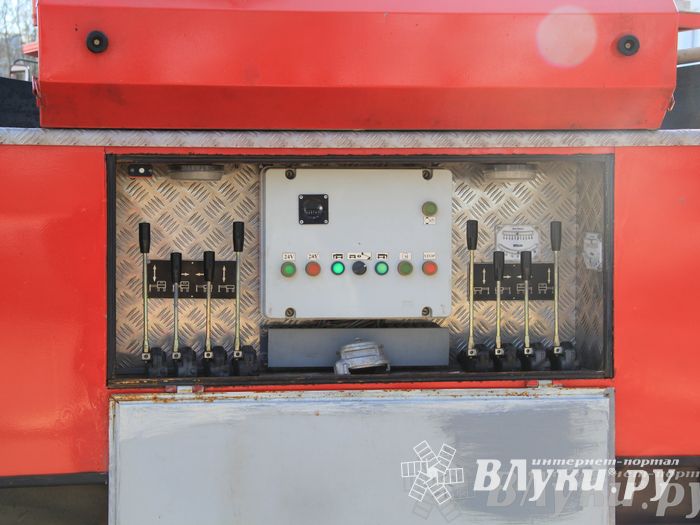 В центре Великих Лук спасатели продемонстрировали свою технику (ФОТО)