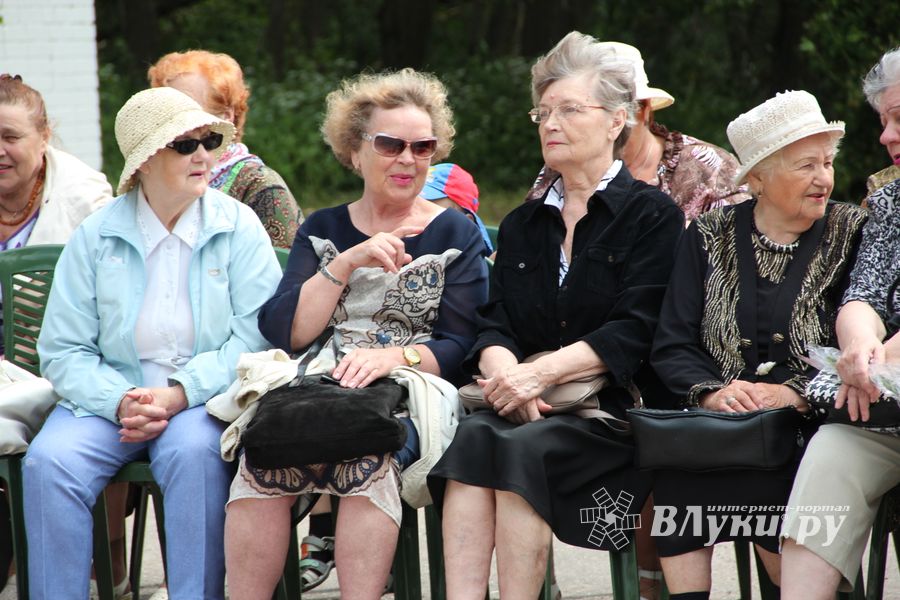 В Великих Луках проходит День памяти и скорби (ФОТО)