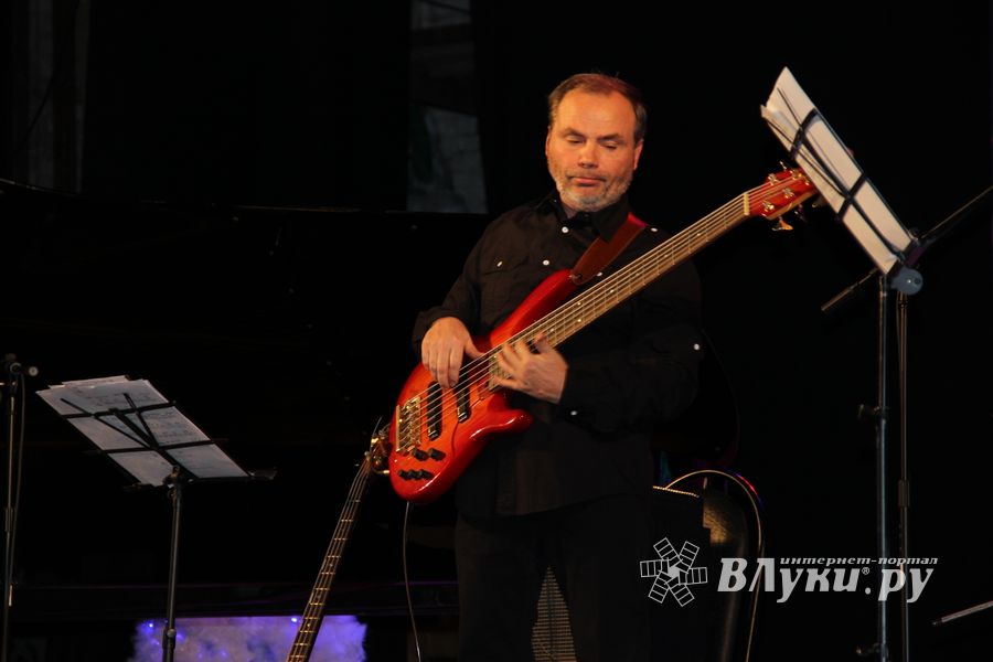 В Великих Луках состоялся концерт «Рождественский джаз» (фото)