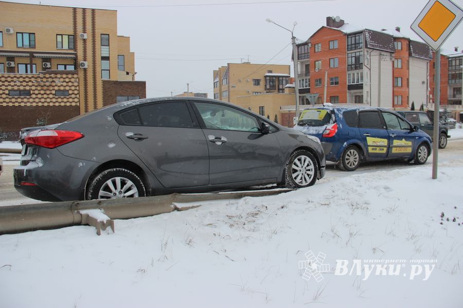 ДТП на улице Гражданской в Великих Луках (ФОТО)