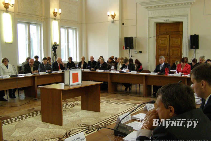 Выбор главы администрации Великих Лук