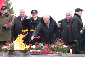 У Вечного огня в Великих Луках прошёл торжественный митинг (фото)