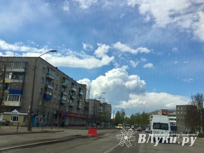 В Великих Луках ремонтирую дороги (ФОТО)