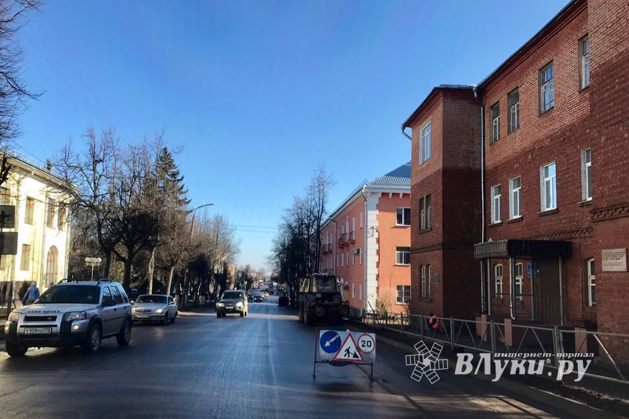 Проспект Октябрьский очищают от грязи (ФОТО)